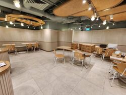 Lucky Plaza (D9), Retail #618127431